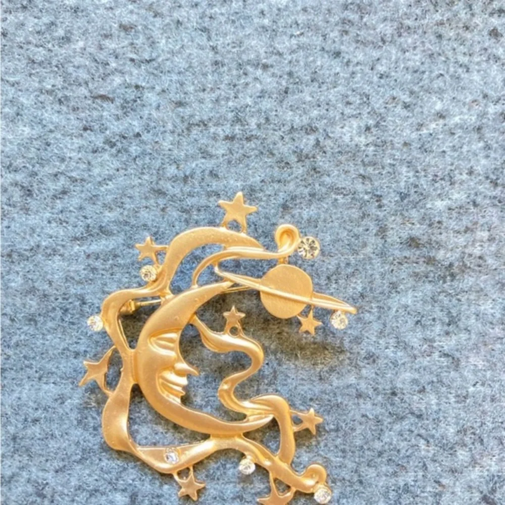 Retro Matte Gold Celestial Brooch Moon Star Face Pin Surreal Art Deco‎ Jewelry